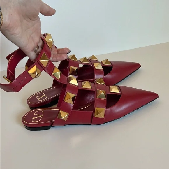 Valentino Garavani Red Pointed Rockstud Triple-Strap Flats - Picture 2 of 4